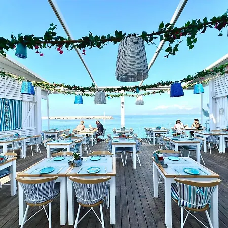 Skipper Beachfront *