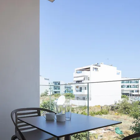 Апартаменты Skipper Beachfront