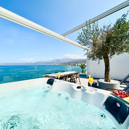 Skipper Beachfront Hersonissos (Crete)