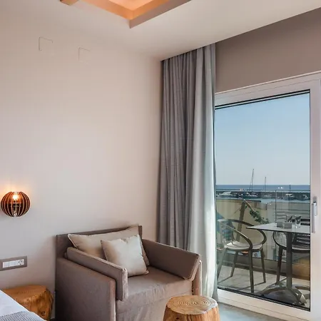 Skipper Beachfront Apartment *