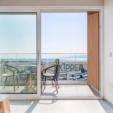 Apartment Skipper Beachfront *