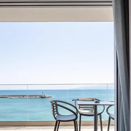 Skipper Beachfront *