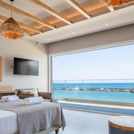 Skipper Beachfront Apartment *