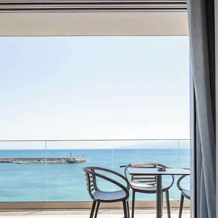 Skipper Beachfront Apartment Hersonissos (Crete)