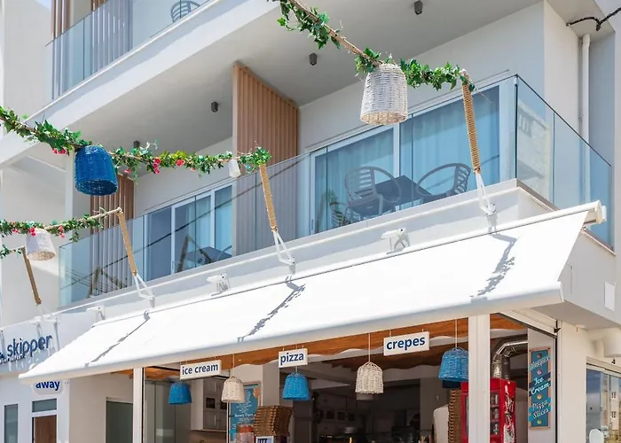 Skipper Beachfront *