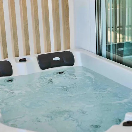 Skipper Beachfront アパート ヘルソニソス